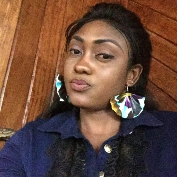 Meet your Posher, Evelyn - Picture 1 of 1